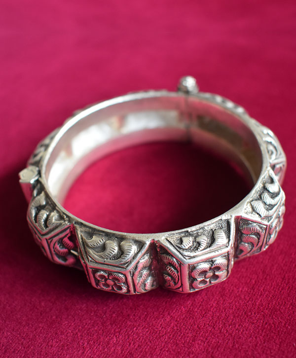 Heritage Flower Bangle