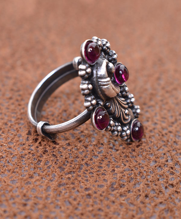 Zohra Heritage Feather Ring