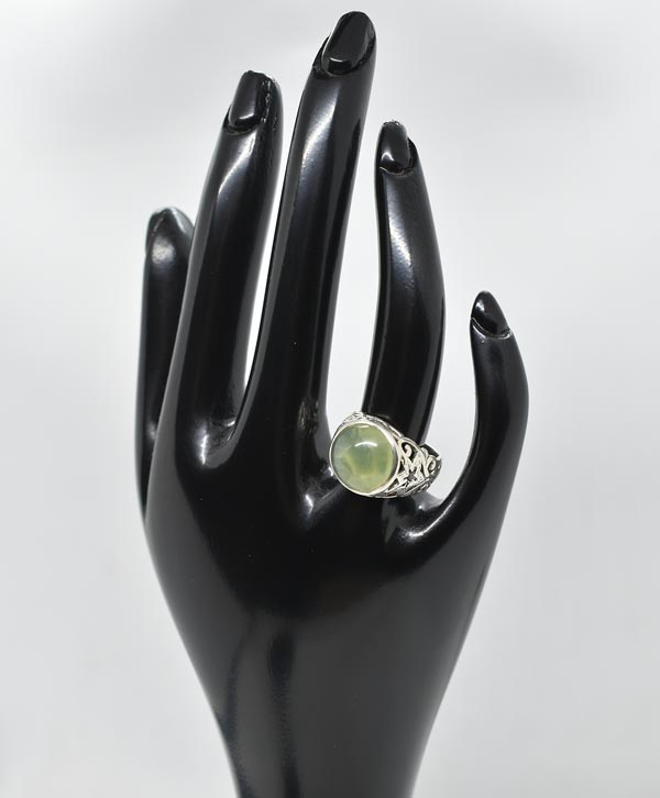 Prehnite Poise