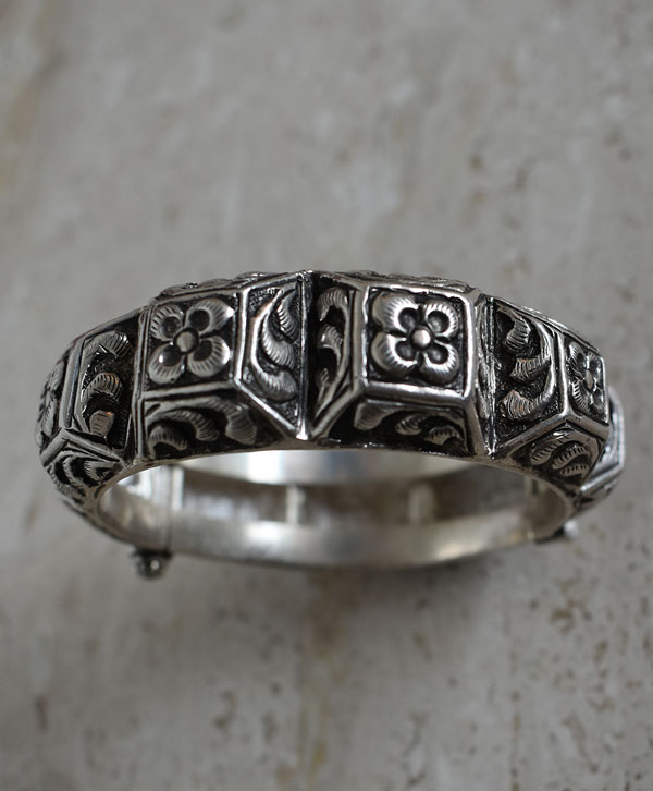 Heritage Flower Bangle