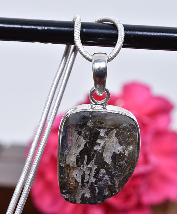 Rustic Labradorite