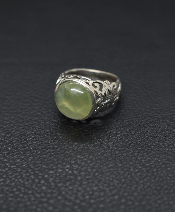 Prehnite Poise