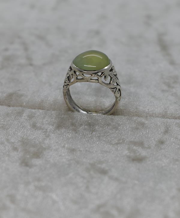 Prehnite Poise