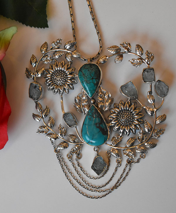 Queen Of Earth Necklace