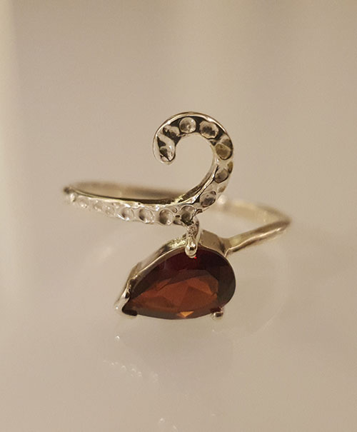 Garnet Hook