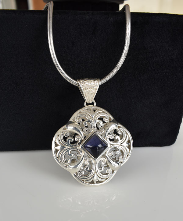 Ornate Royal Bloom