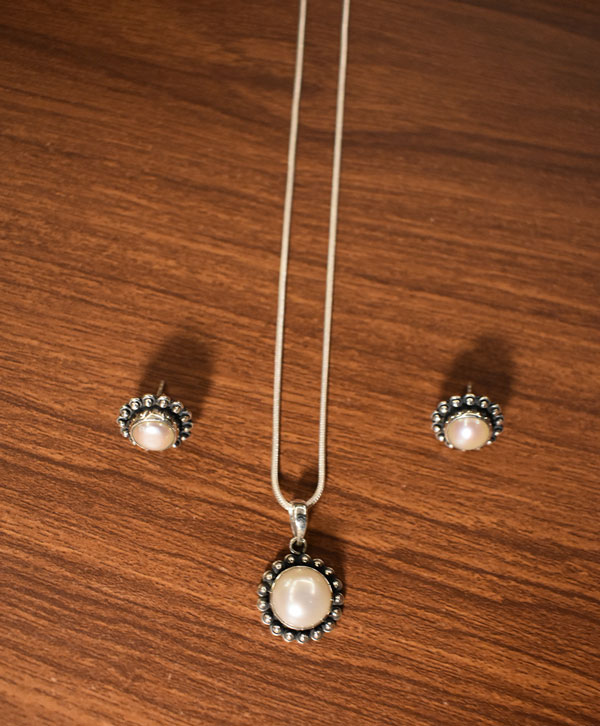 Vintage Glow Pearl Set