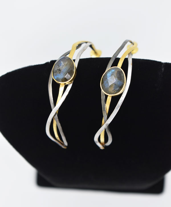 Labra Twist Hoops