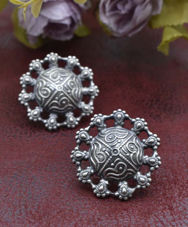 Taru Studs