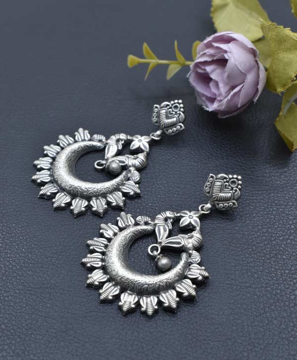 Chaand Earrings