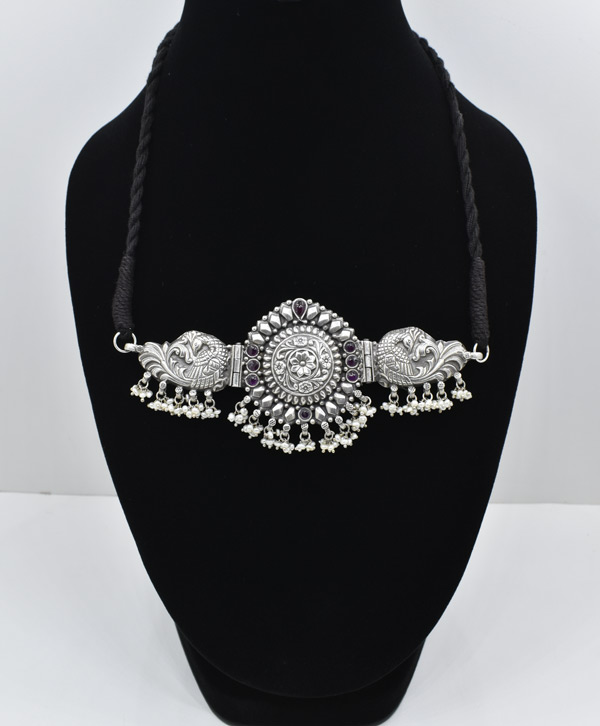 Mayurya Choker