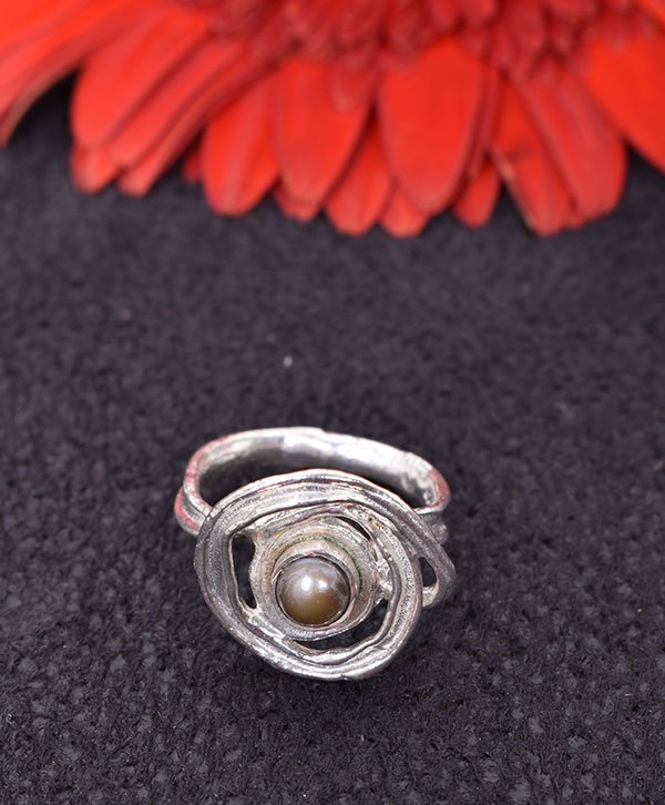 Luna Nest Ring