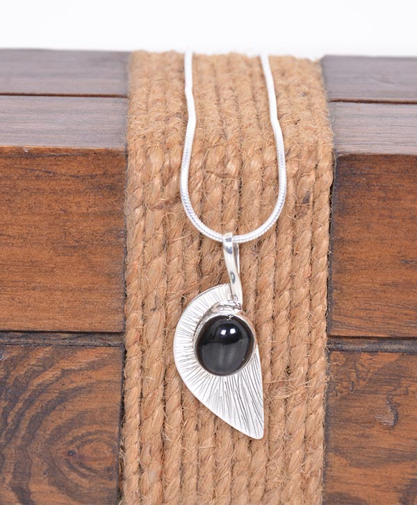 Black Aura Leaf