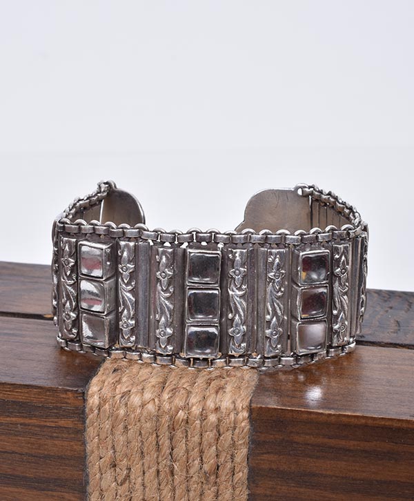 Royal Courtyard Bracelet